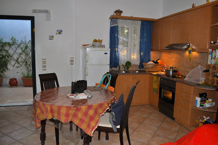 2 bedroom apartment 1st floor - kitchen